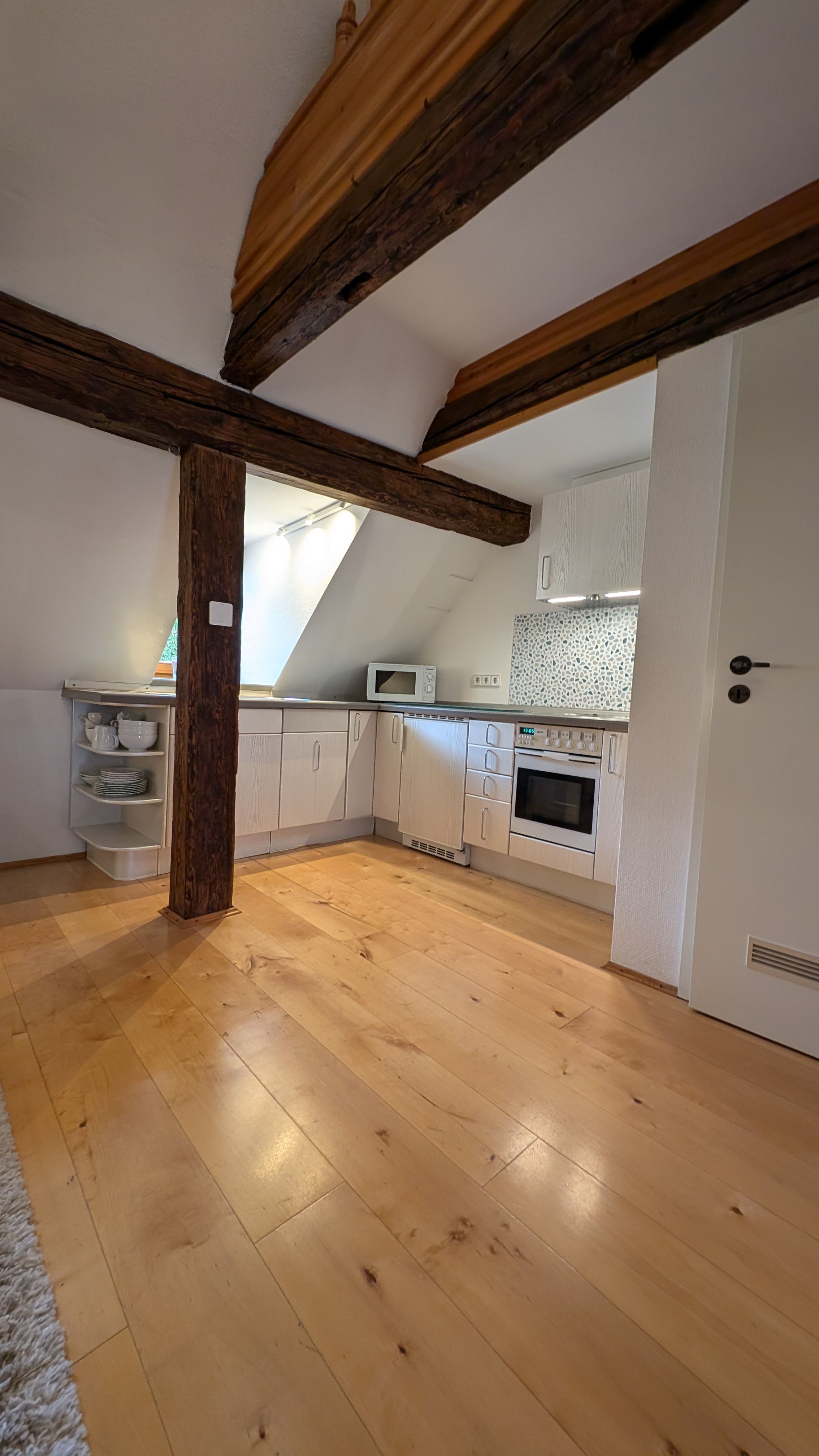 Beautiful Gallery Apartment In The Heart Of Nuremberg’s Old Town - 4