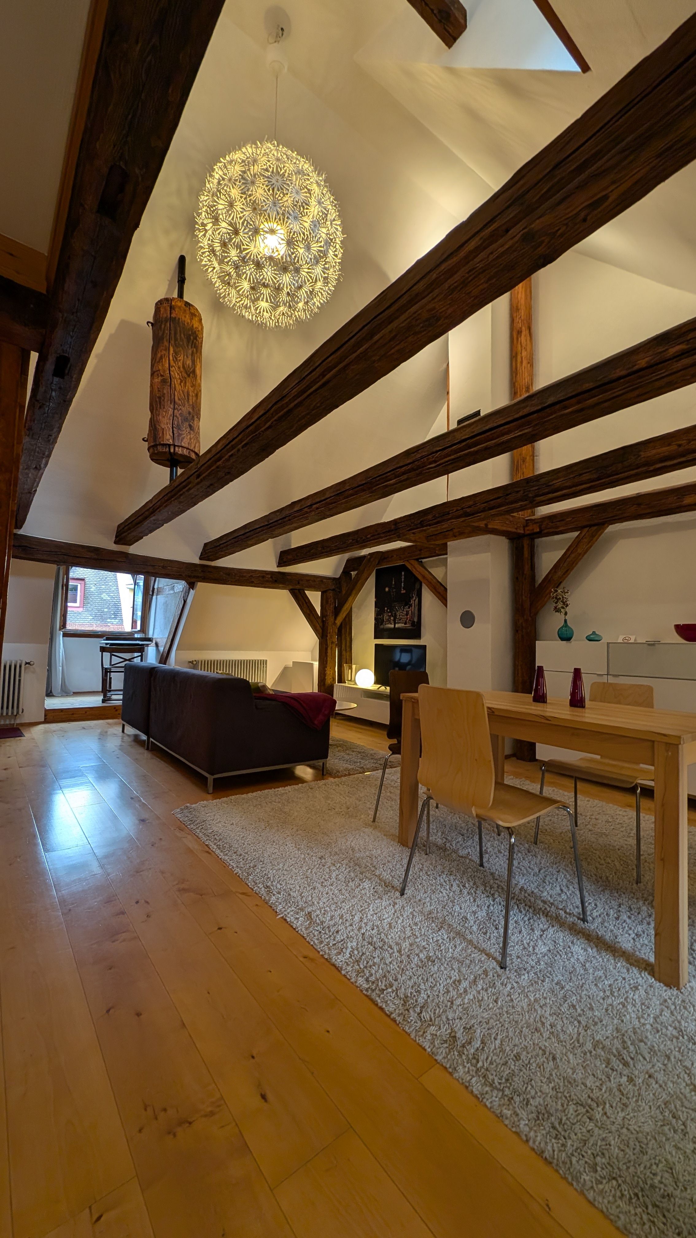 Beautiful Gallery Apartment In The Heart Of Nuremberg’s Old Town - 11