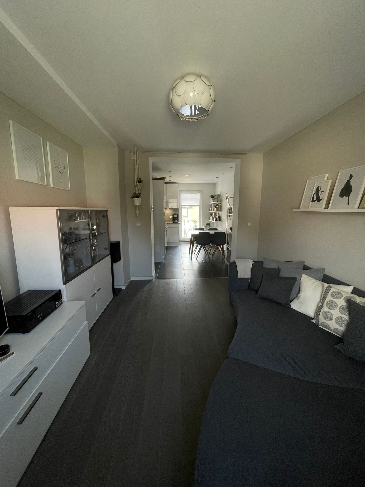  High-Quality, Fully Furnished, Stylish And Completely Renovated 2-Room Apartment In An Old Building   -  High-quality, fully furnished, stylish and completely renovated 2-room apartment in an old building with balcony in Nuremberg St. Jobst  - Gallery -  16