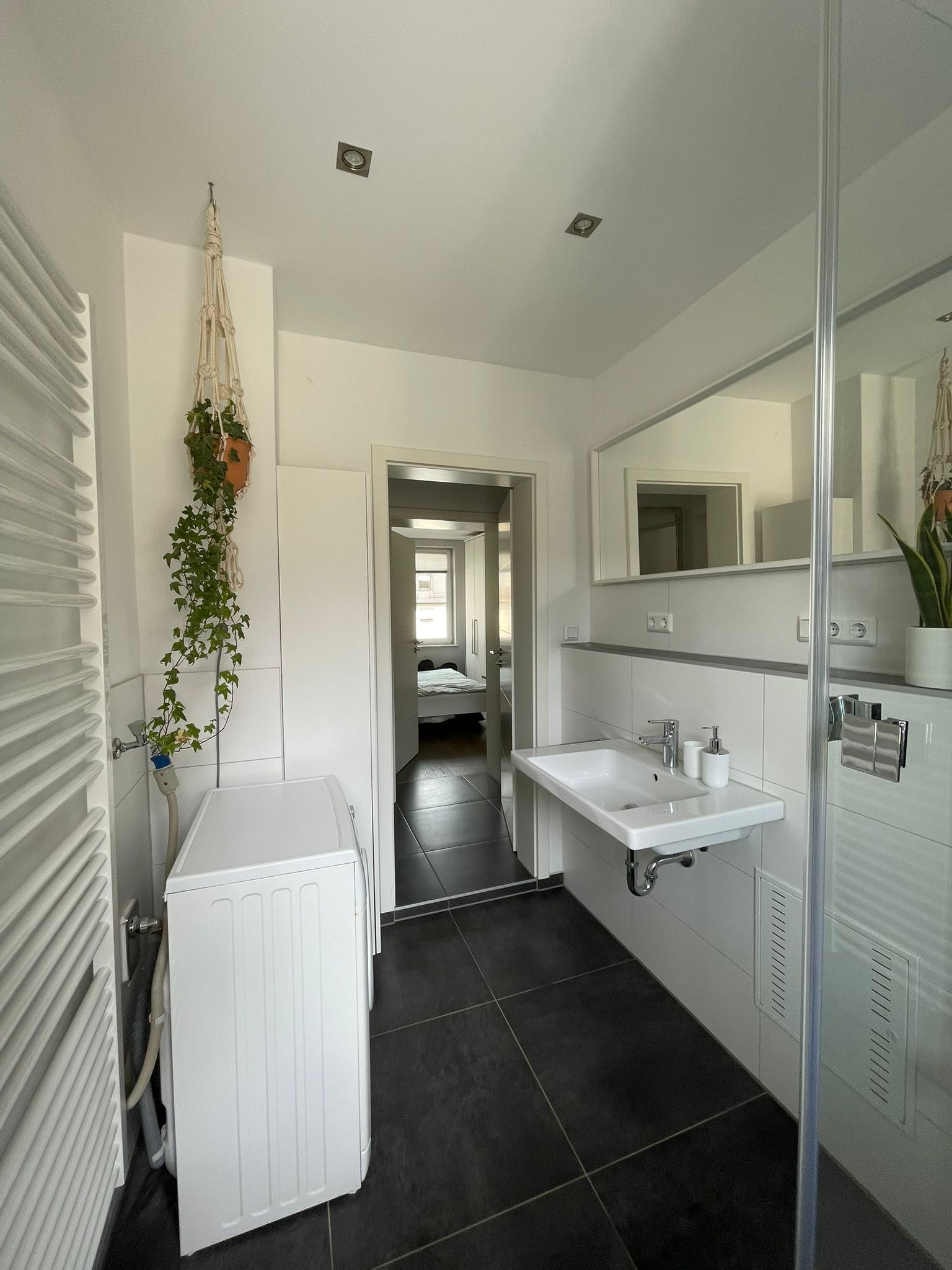  High-Quality, Fully Furnished, Stylish And Completely Renovated 2-Room Apartment In An Old Building   -  High-quality, fully furnished, stylish and completely renovated 2-room apartment in an old building with balcony in Nuremberg St. Jobst  - Gallery -  8