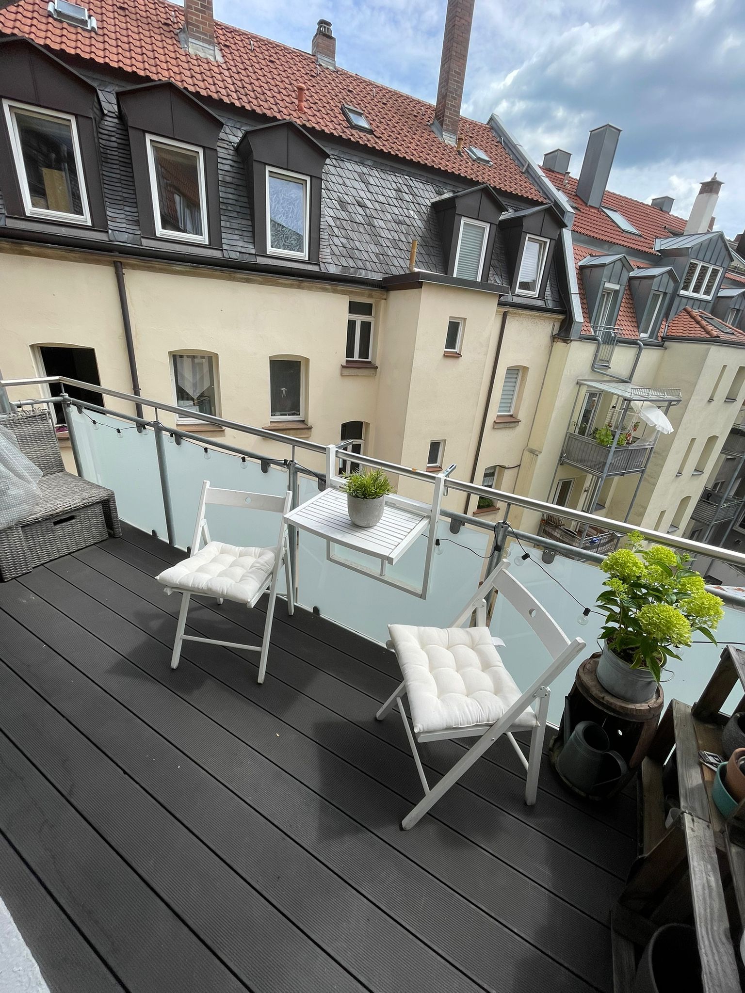  High-Quality, Fully Furnished, Stylish And Completely Renovated 2-Room Apartment In An Old Building   -  High-quality, fully furnished, stylish and completely renovated 2-room apartment in an old building with balcony in Nuremberg St. Jobst  - Gallery -  6