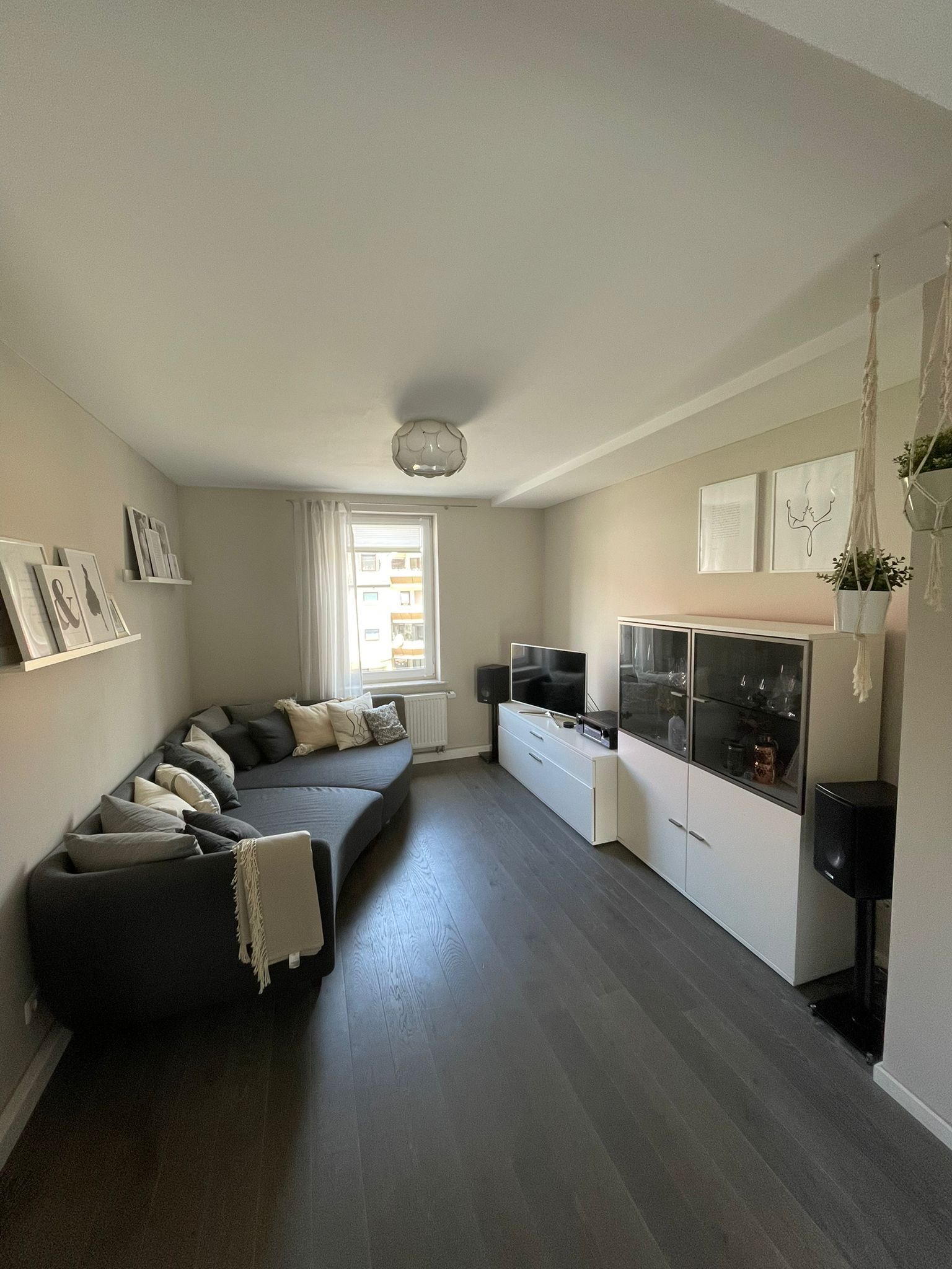  High-Quality, Fully Furnished, Stylish And Completely Renovated 2-Room Apartment In An Old Building   -  High-quality, fully furnished, stylish and completely renovated 2-room apartment in an old building with balcony in Nuremberg St. Jobst  - Gallery -  17