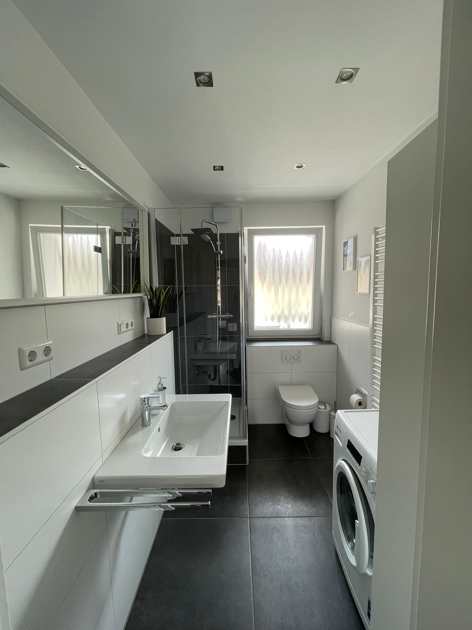  High-Quality, Fully Furnished, Stylish And Completely Renovated 2-Room Apartment In An Old Building   -  High-quality, fully furnished, stylish and completely renovated 2-room apartment in an old building with balcony in Nuremberg St. Jobst  - Gallery -  9