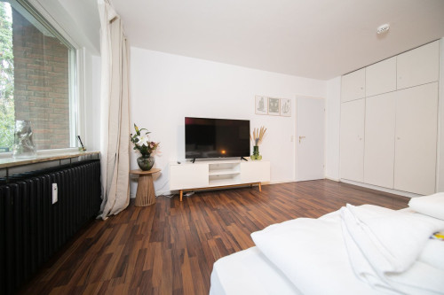 Stylish Apartment | Balkon | Küche | Messe | ÖPNV