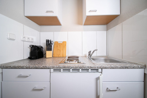 Stylish Apartment | Balkon | Küche | Messe | ÖPNV