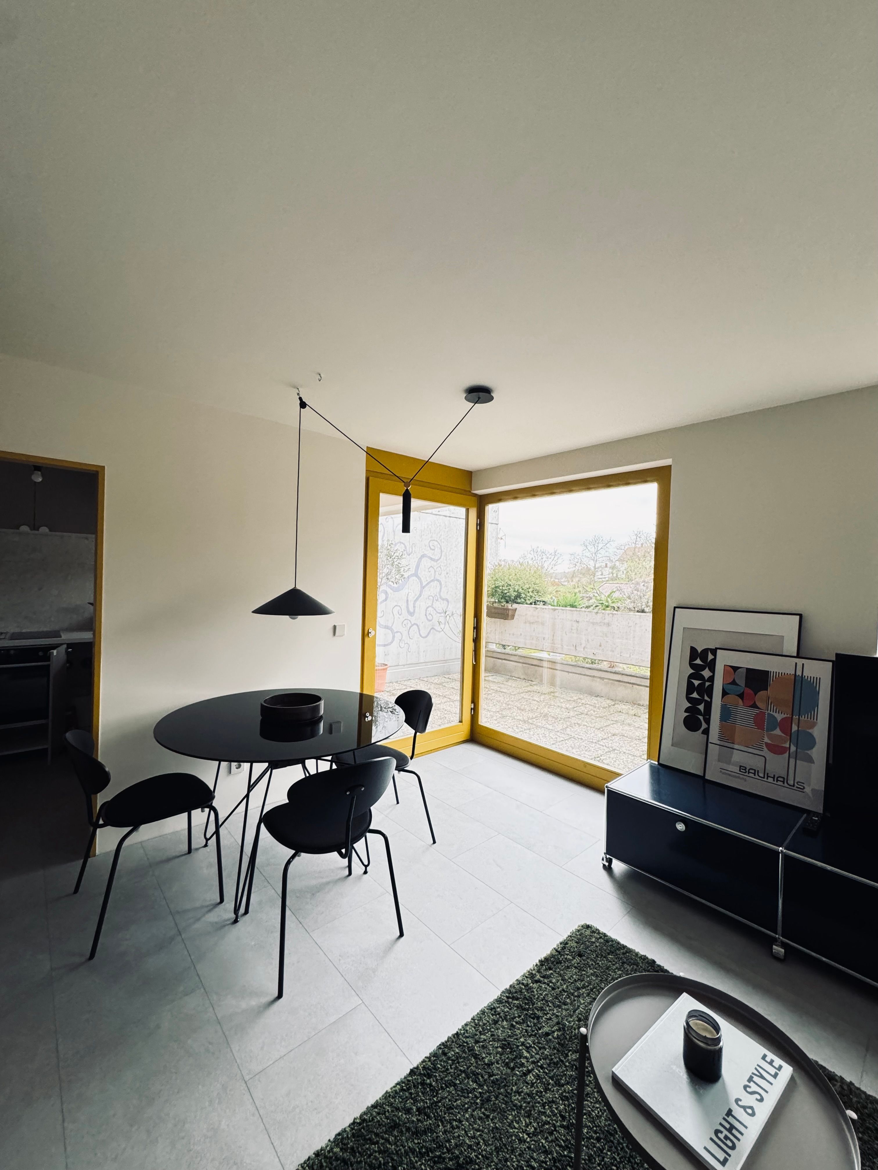  Modern Bauhaus Inspired Apartment In Hofberg (Landshut)  -  Modern Bauhaus inspired apartment in Hofberg (Landshut)  - Gallery -  2