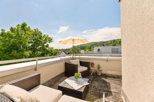 Super central & bright apartment in Tübingen with roof terrace and parking space