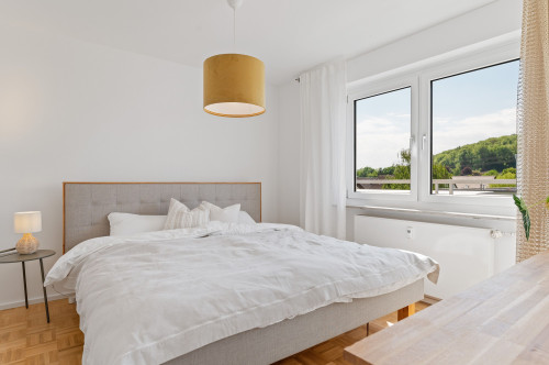 Super central & bright apartment in Tübingen with roof terrace and parking space