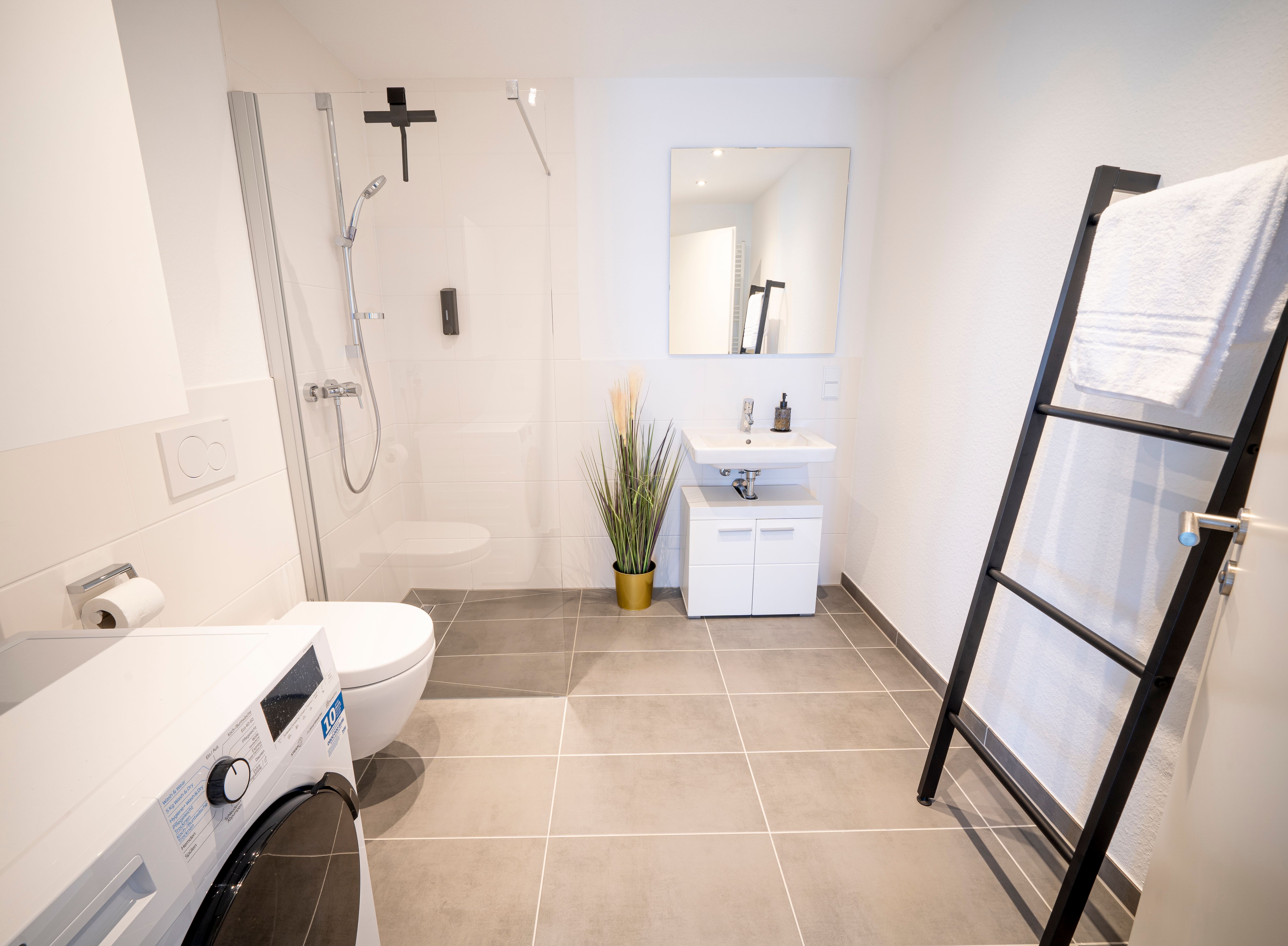 River Prime Studio | 5min To HBF - 12