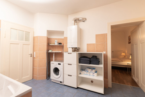 Modern 2-Room Apartment in Prime Location at Elsässer Platz, Wiesbaden