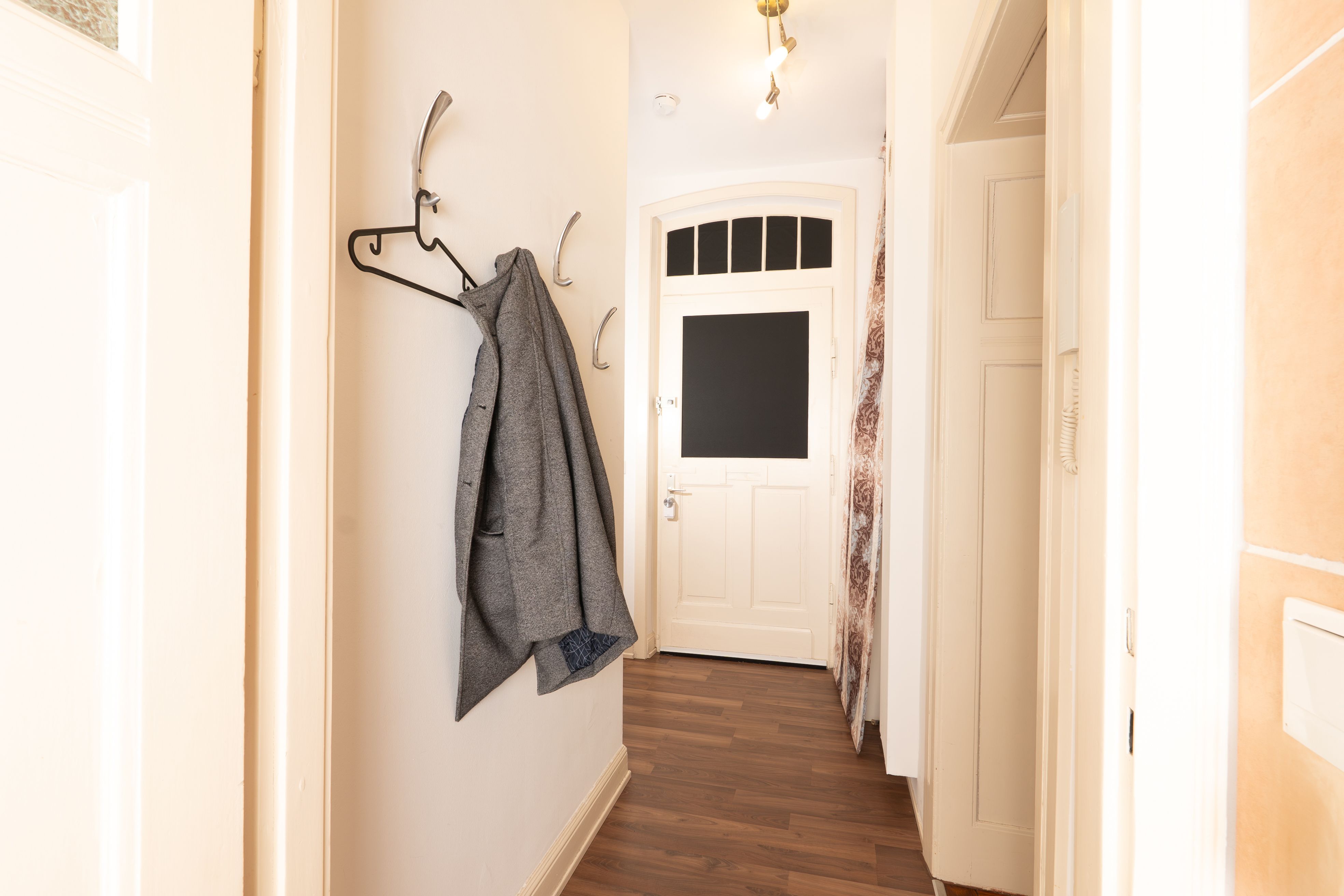  Modern 2-Room Apartment In Prime Location At Elsässer Platz, Wiesbaden  -  Modern 2-Room Apartment in Prime Location at Elsässer Platz, Wiesbaden  - Gallery -  1