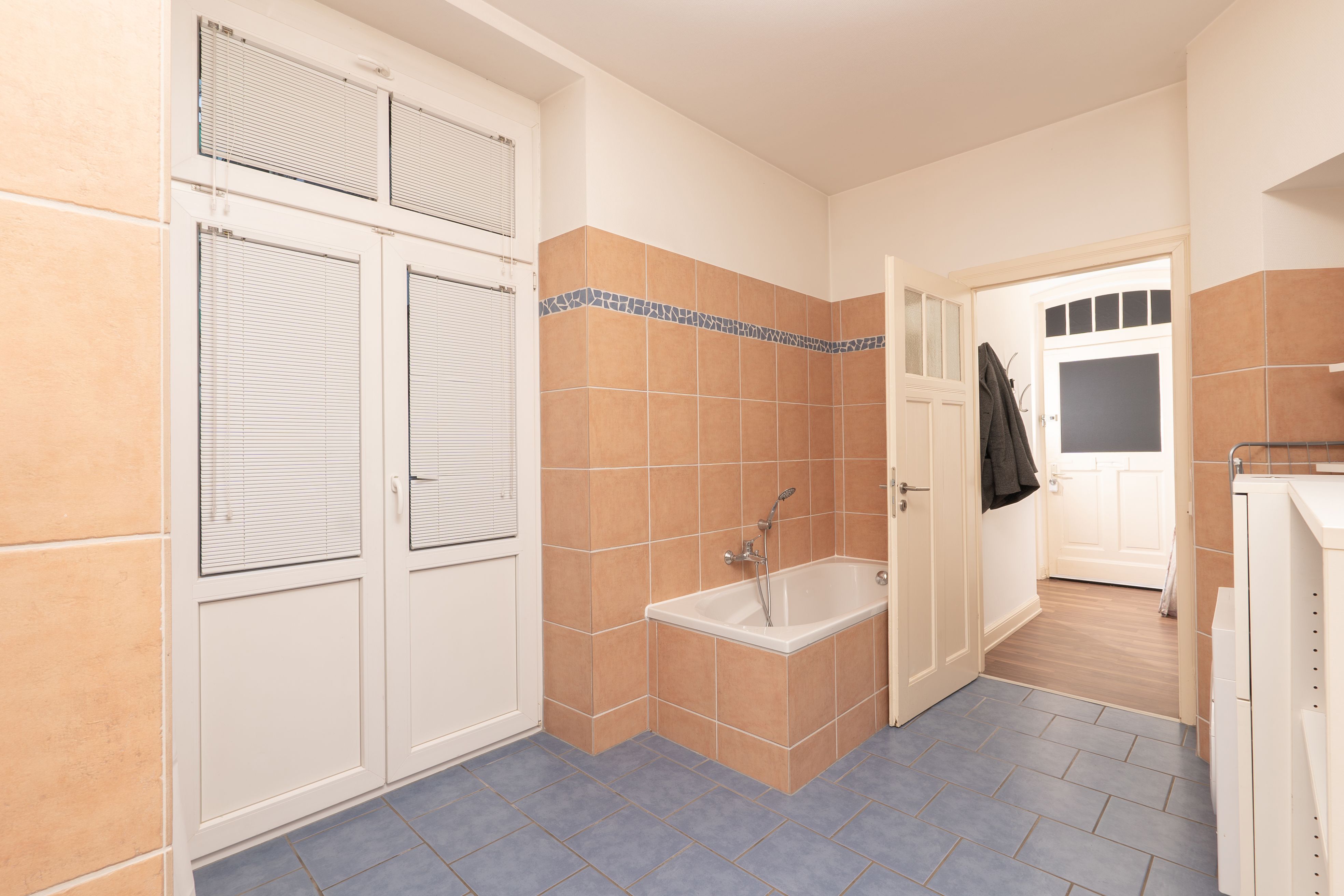  Modern 2-Room Apartment In Prime Location At Elsässer Platz, Wiesbaden  -  Modern 2-Room Apartment in Prime Location at Elsässer Platz, Wiesbaden  - Gallery -  7