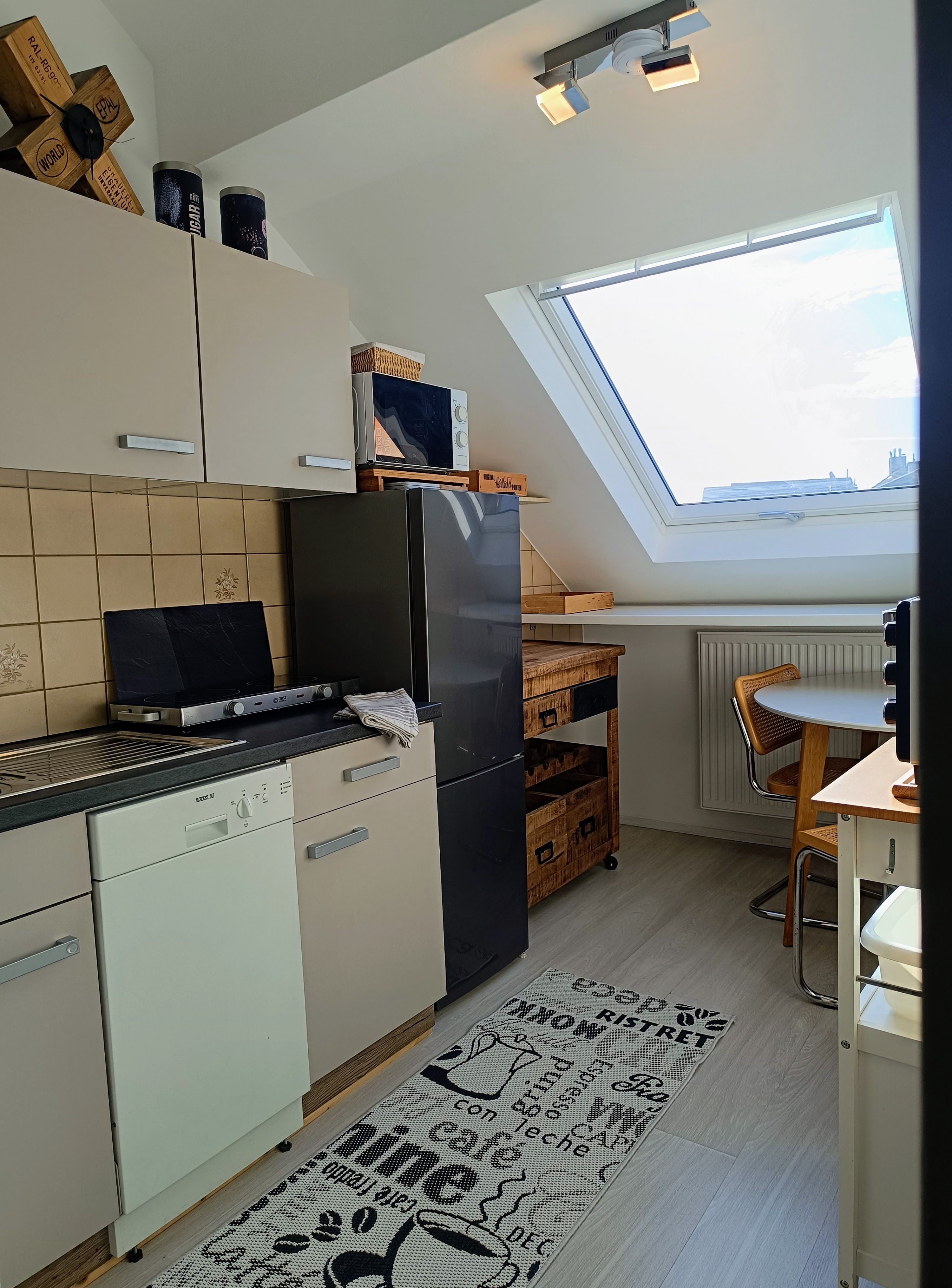 Super Flat #4 In The Centre, With South Sun And Castle View + Near Aachen - 23