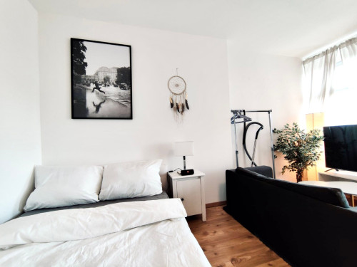Quiet and bright studio - Gallery - 25