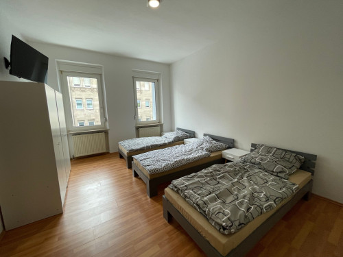 Comfortable Technician Accommodation: Centrally located, fully equipped, and ideal for six people!