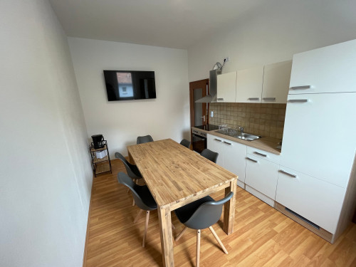 Comfortable Technician Accommodation: Centrally located, fully equipped, and ideal for six people!