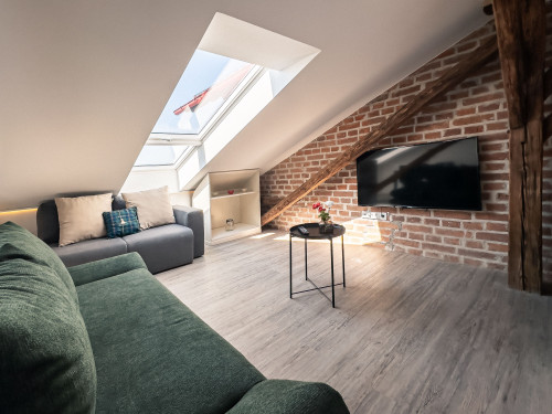 CREST: Riverside Loft with AC & Balcony - Gallery - 10
