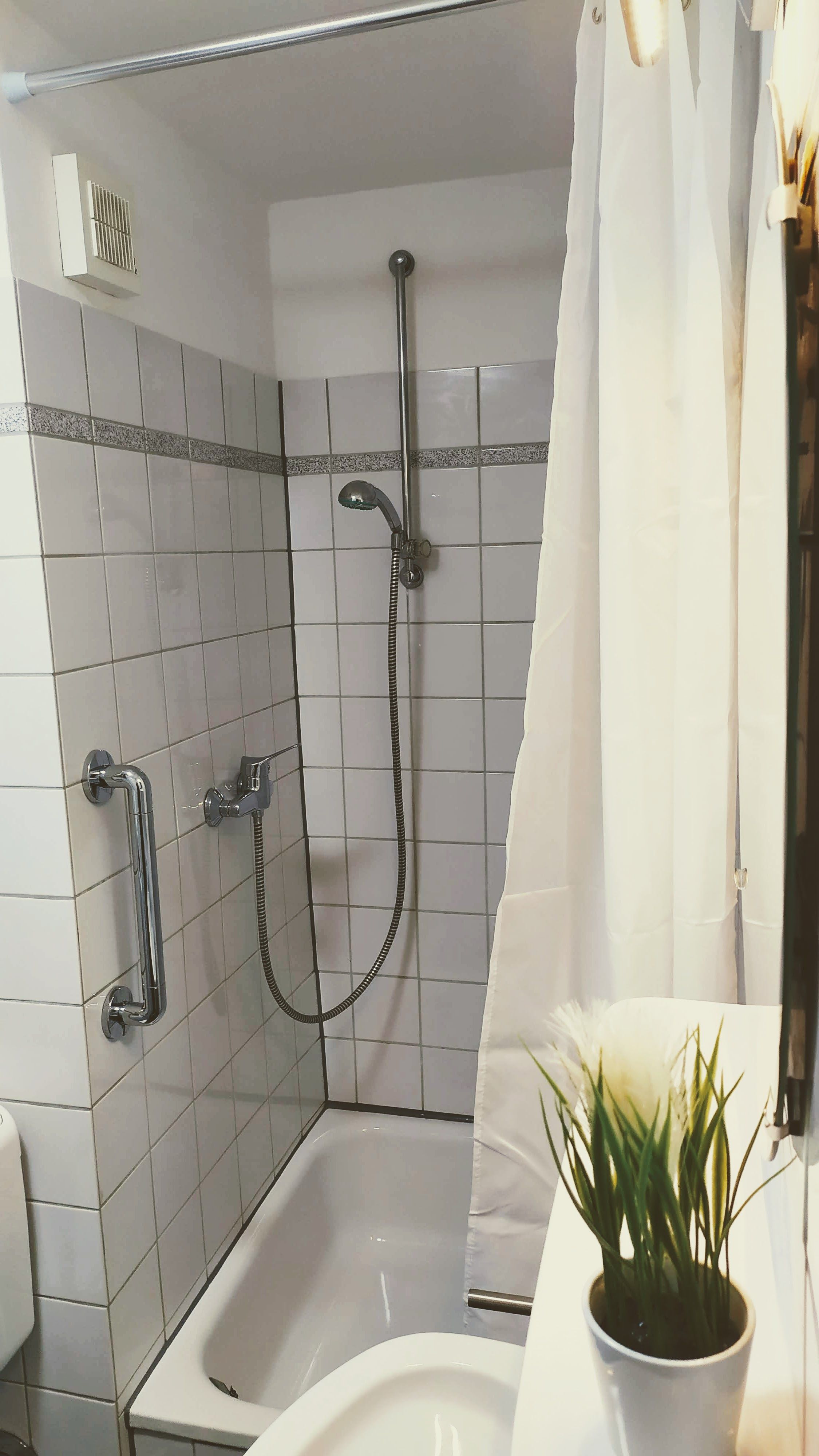Helle 2-Zimmer-Wohnung, Schön Geschnitten, Nahe Aachen - 12