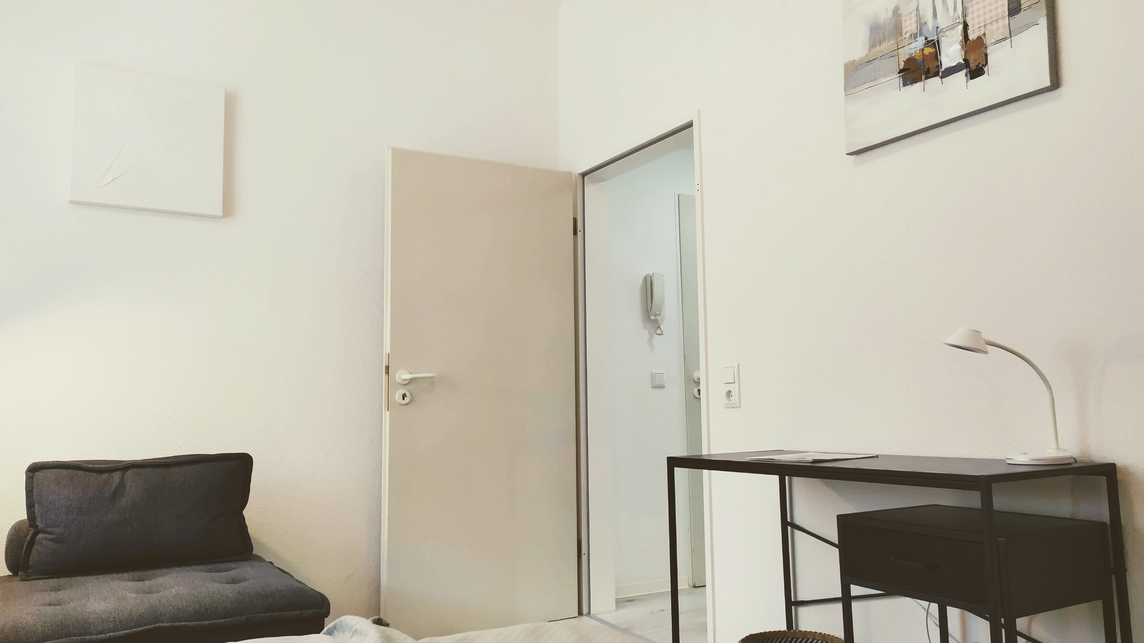 Helle 2-Zimmer-Wohnung, Schön Geschnitten, Nahe Aachen - 1