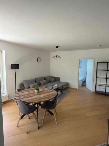 Fully Furnished Apartment in Central Wiesbaden – Spacious Terrace & Parking Included