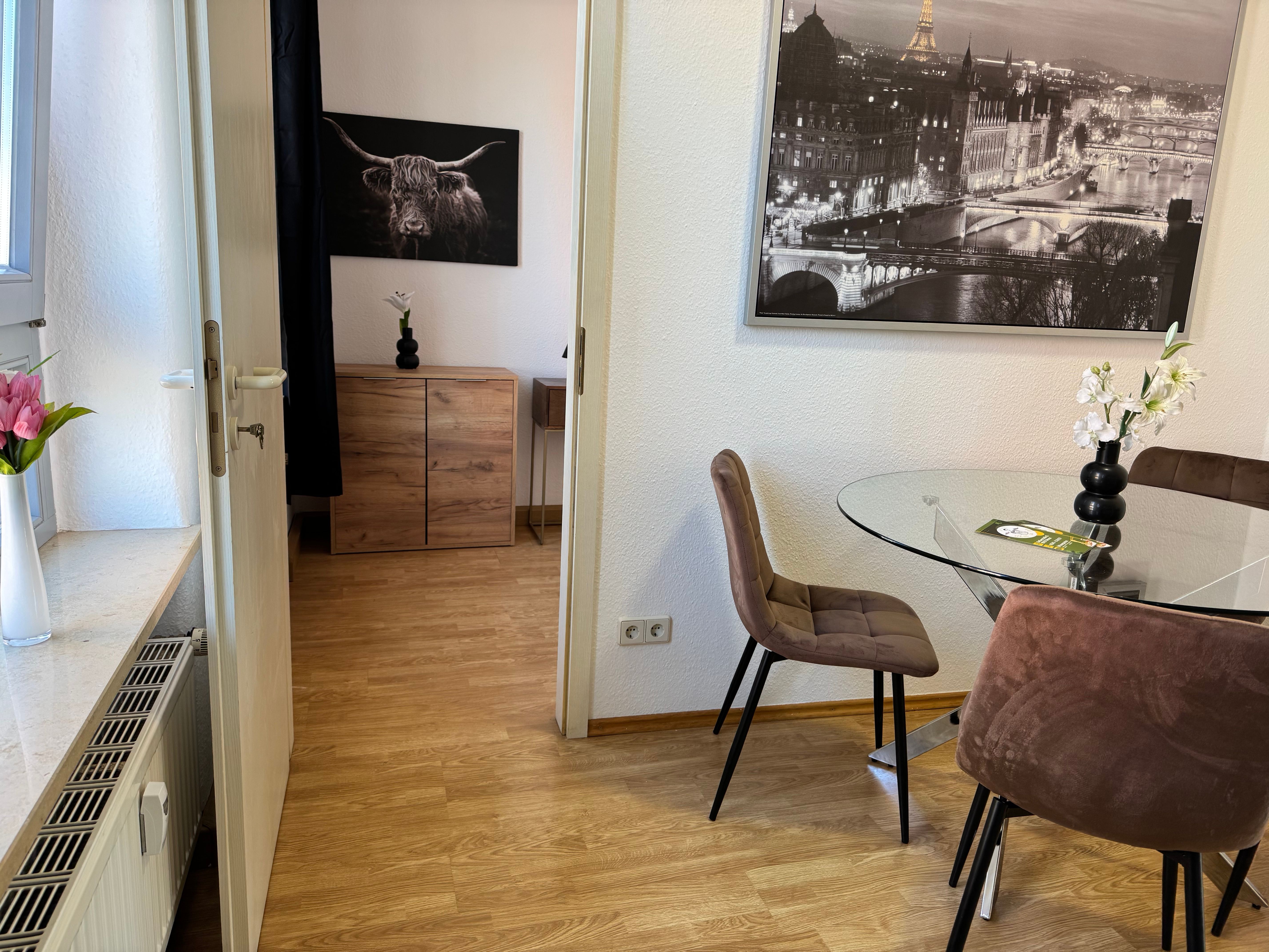  Beautiful Apartment In Weimar - 3 Bedrooms - 5 Beds - Parking Lot - Smart-TV  -  Beautiful apartment in Weimar - 3 bedrooms - 5 beds - parking lot - Smart-TV  - Gallery -  16
