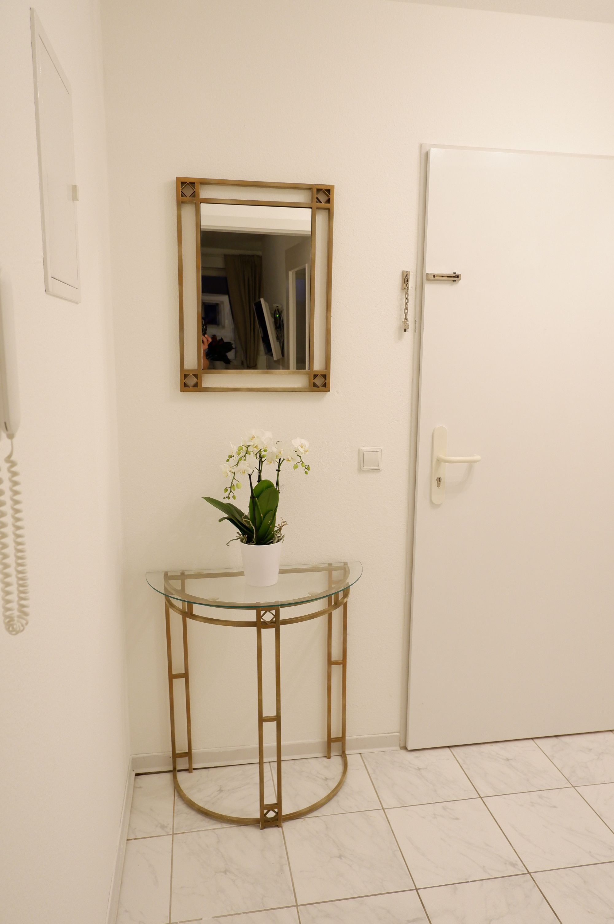 Sunny Apartment With A Large Balcony - sunny apartment with a large balcony - Gallery - 5