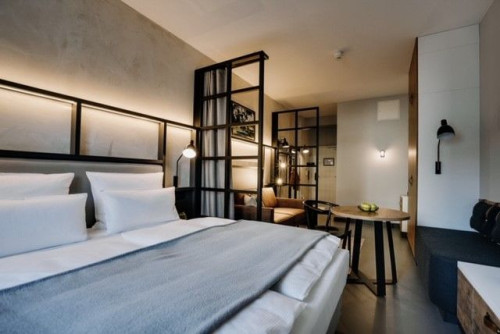 Stylish, newly renovated 1-Room Loft with Kitchen in Stuttgart