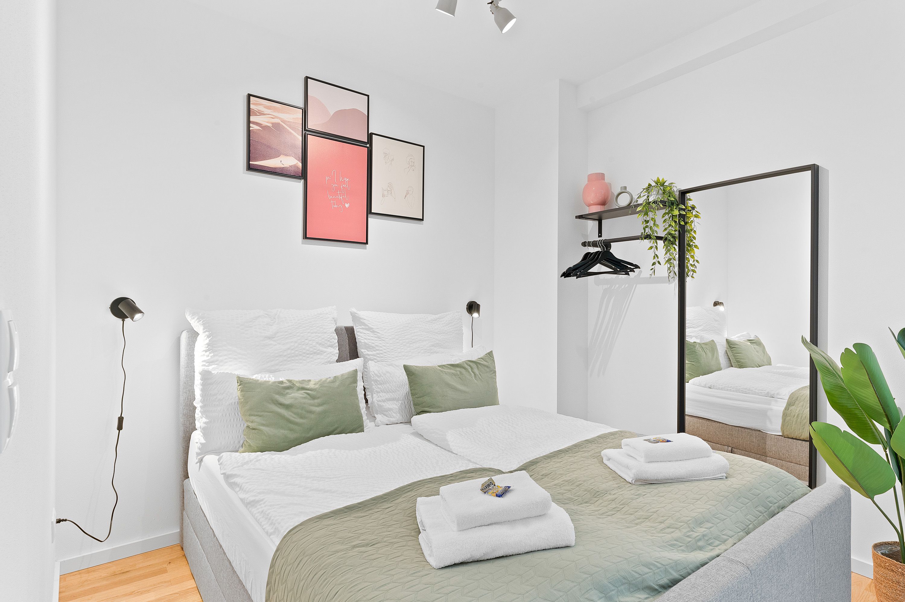  # Pink Lion I Parking Lot I Central I Terrace #  -  # Pink Lion I Parking lot I Central I Terrace #  - Gallery -  64