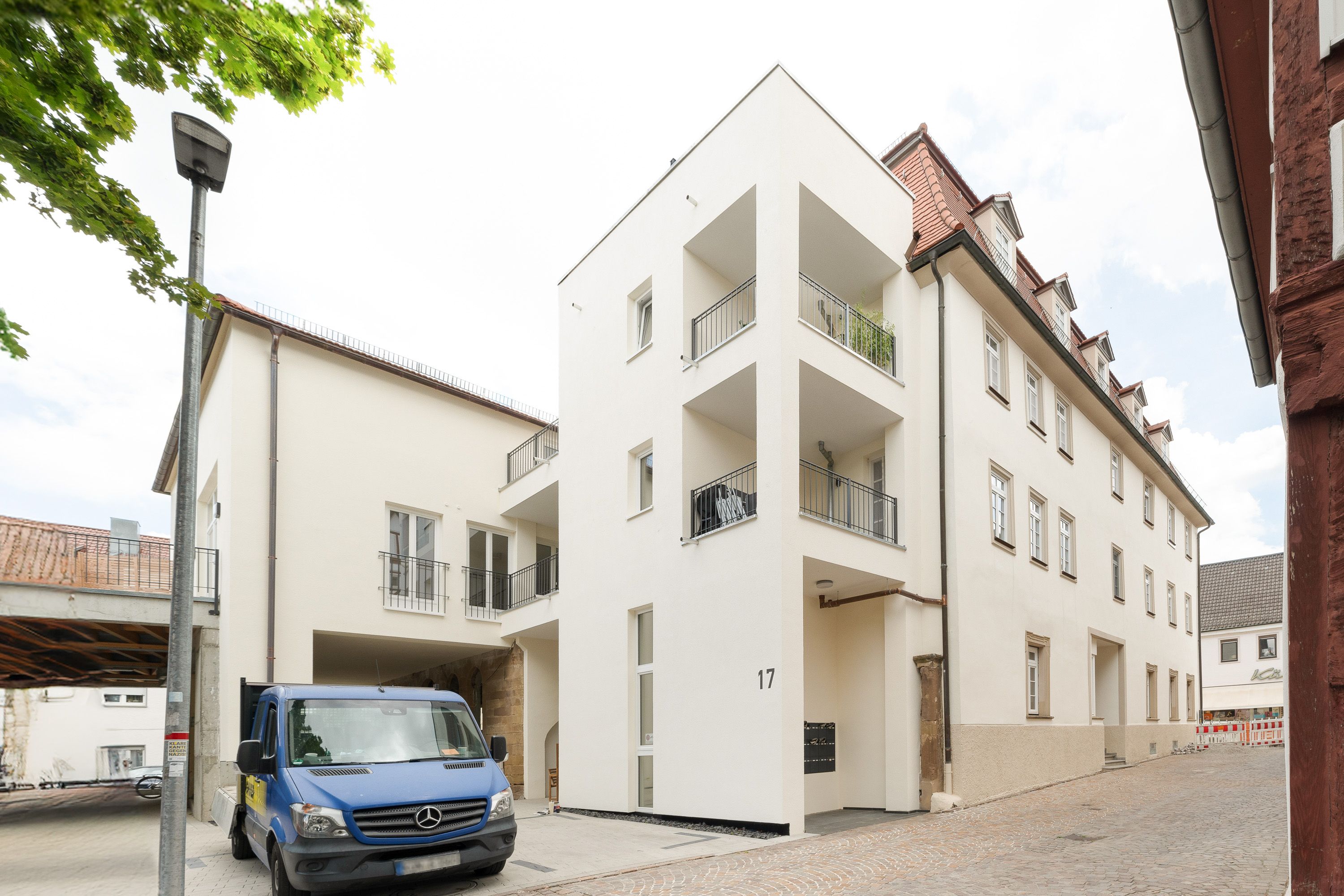  # Pink Lion I Parking Lot I Central I Terrace #  -  # Pink Lion I Parking lot I Central I Terrace #  - Gallery -  20