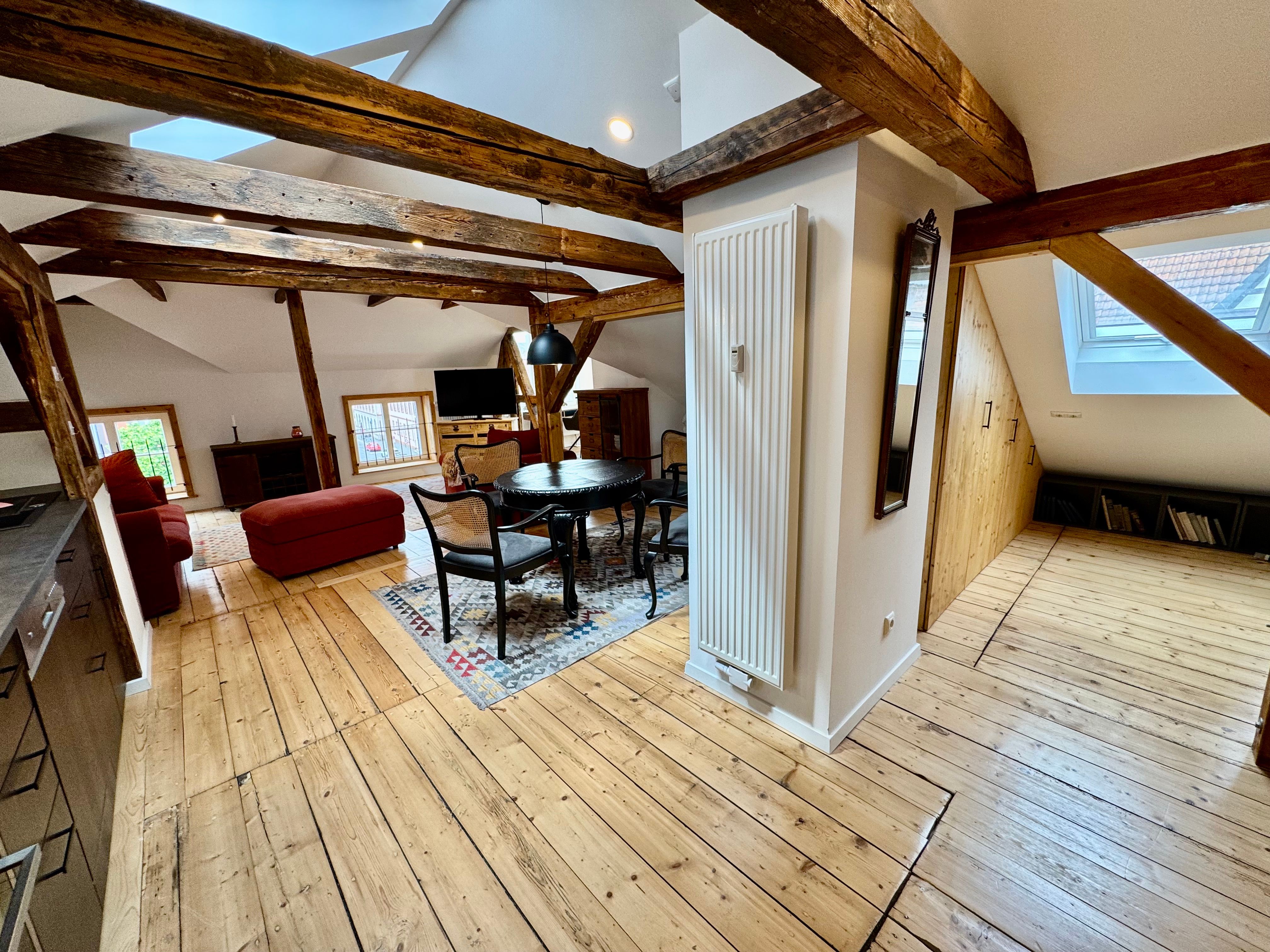 Charming Top-Floor Flat With Historic Beams, Stylish Furnishings And Far-Reaching Views Over Celle's - 6