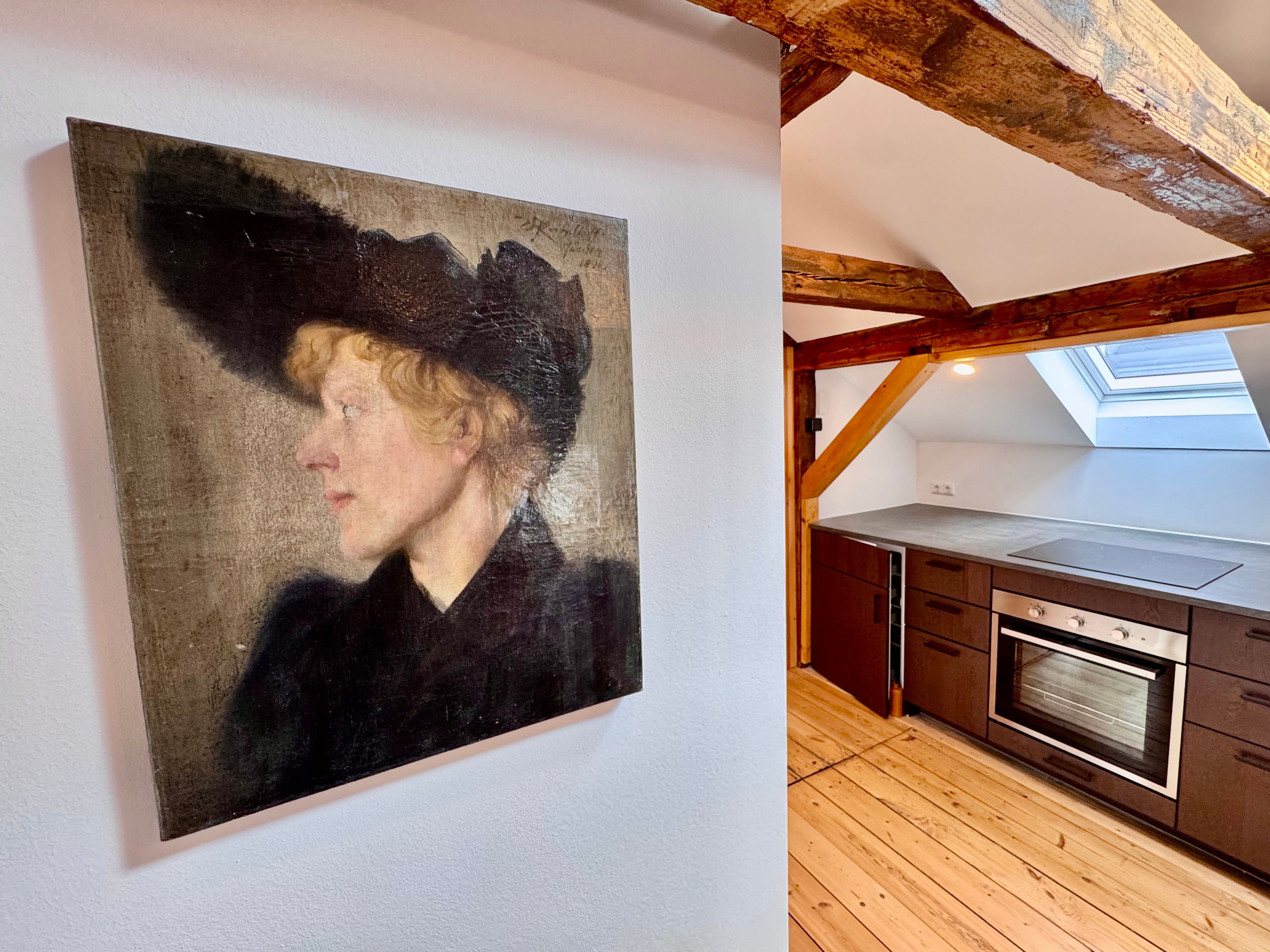 Charming Top-Floor Flat With Historic Beams, Stylish Furnishings And Far-Reaching Views Over Celle's - 16