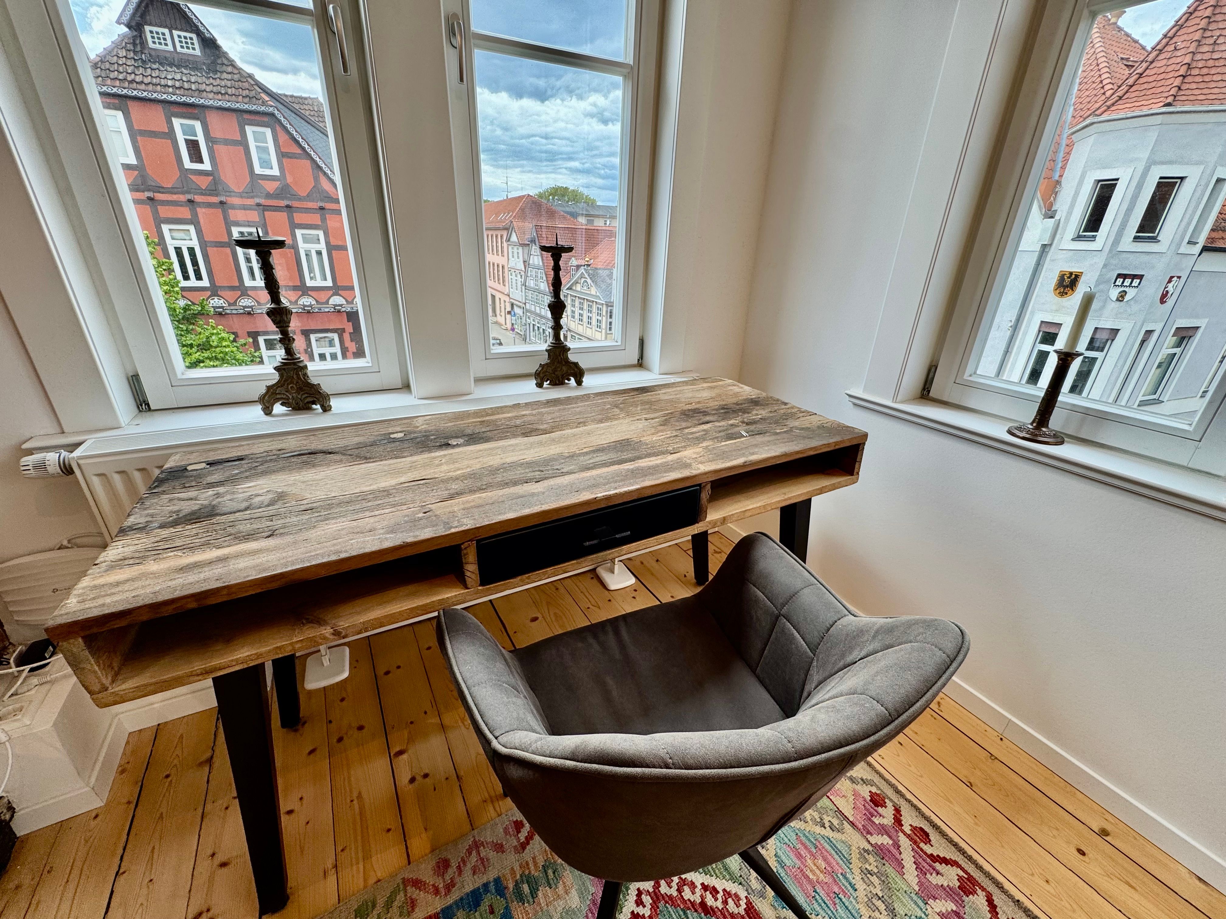 Charming Top-Floor Flat With Historic Beams, Stylish Furnishings And Far-Reaching Views Over Celle's - 3