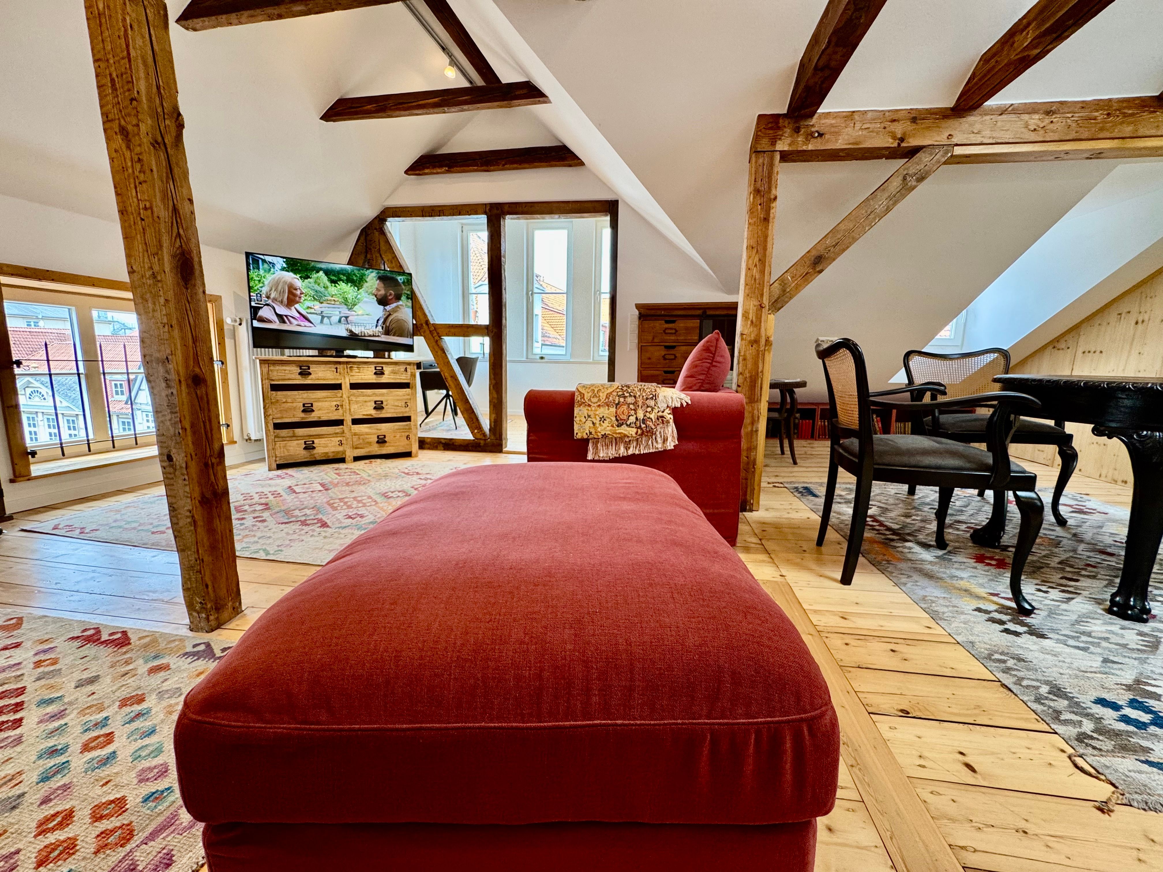 Charming Top-Floor Flat With Historic Beams, Stylish Furnishings And Far-Reaching Views Over Celle's - 23