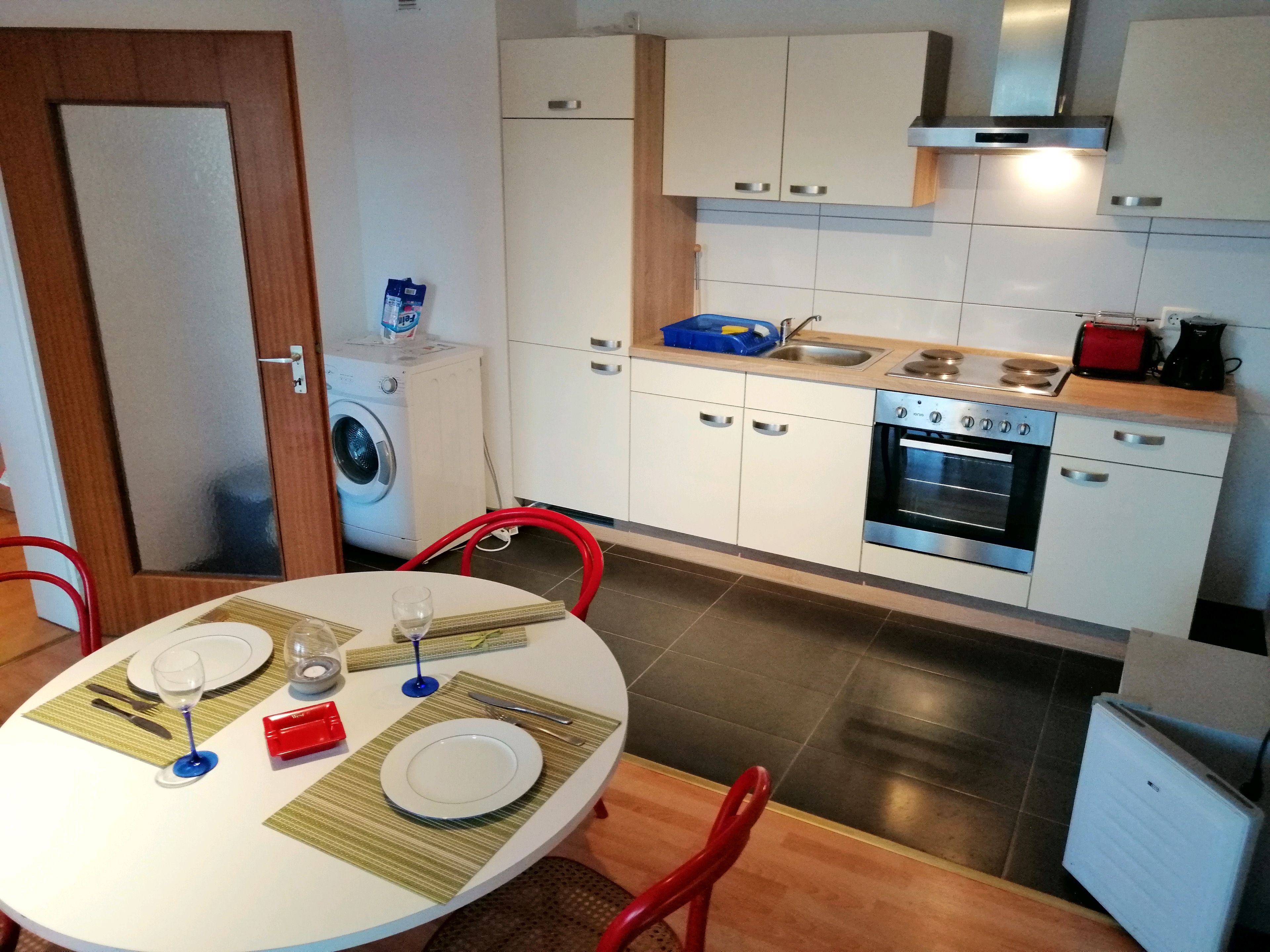 Domestic, Fashionable Apartment For A Time In Nice Neighborhood - Domestic, fashionable apartment for a time in nice neighborhood - Gallery - 12