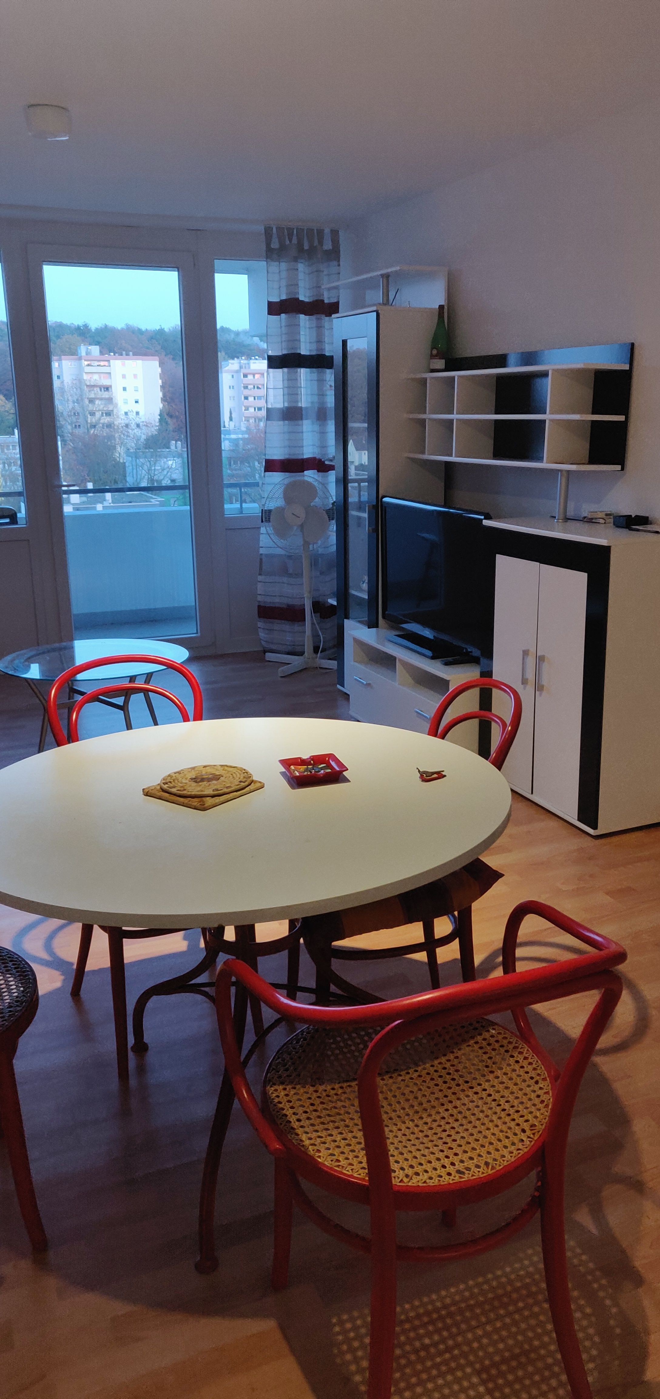 Domestic, Fashionable Apartment For A Time In Nice Neighborhood - Domestic, fashionable apartment for a time in nice neighborhood - Gallery - 9