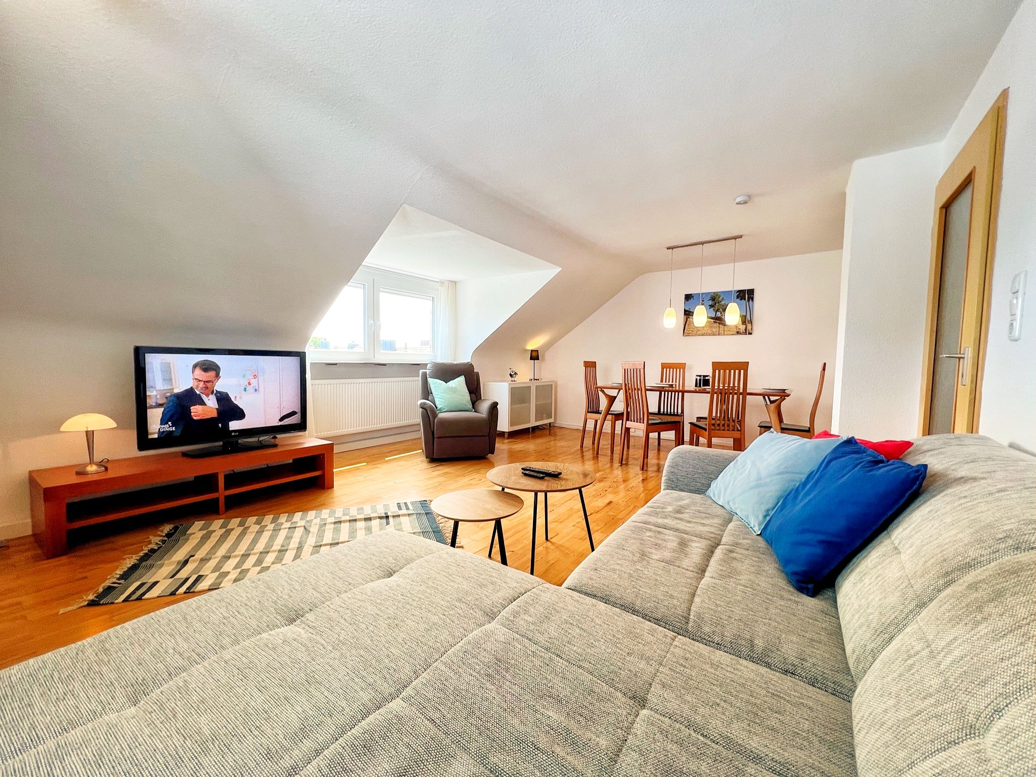  Fantastic & Fashionable Attic Apartment In Schweinfurt  -  Fantastic & fashionable attic apartment in Schweinfurt  - Gallery -  11