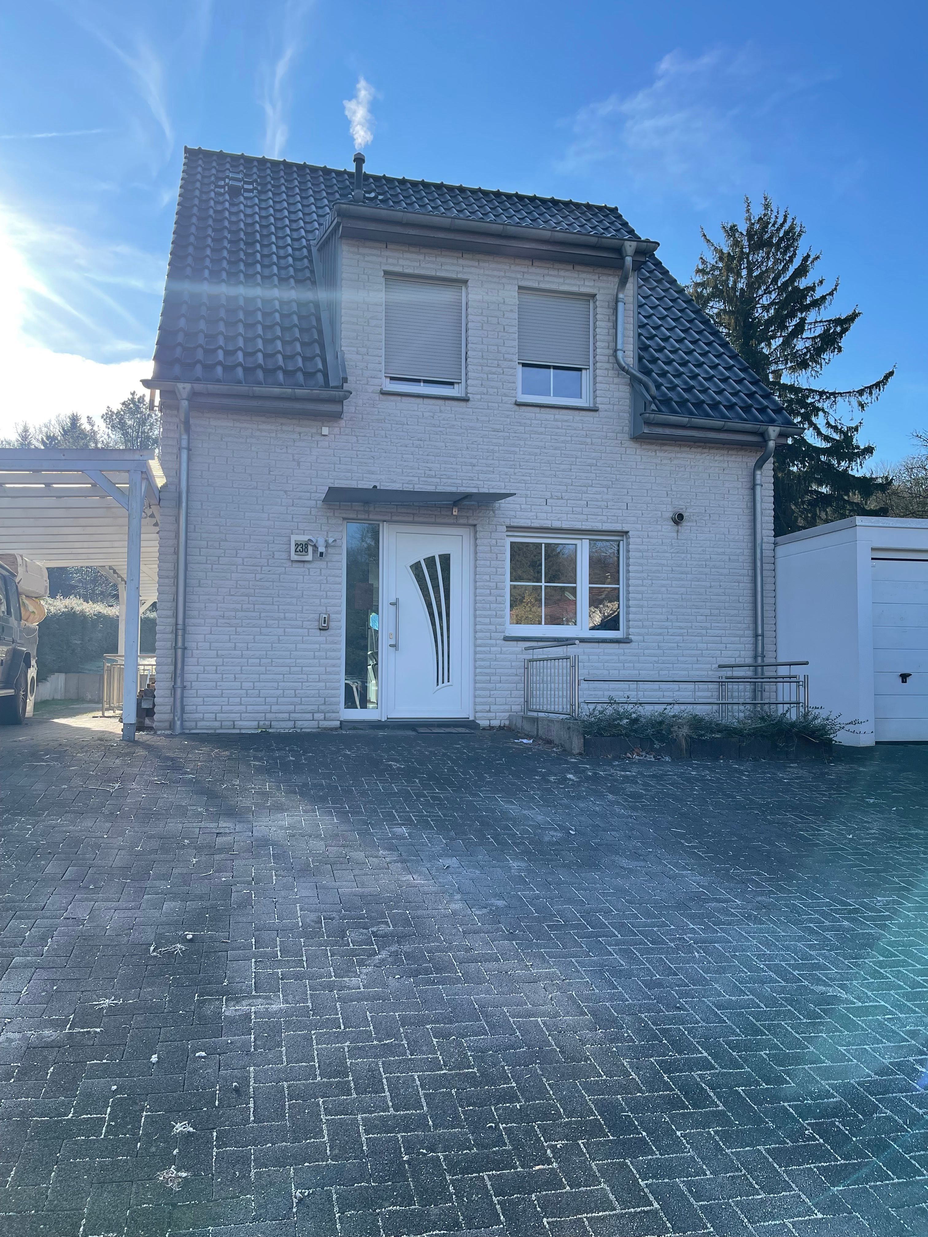 Neat Studio Located In Stolberg - Neat studio located in Stolberg - Gallery - 9