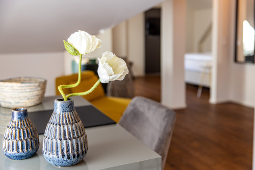 Stylish Design Studio with Air Conditioning at Aliceplatz – Central & Comfortable - Gallery - 9
