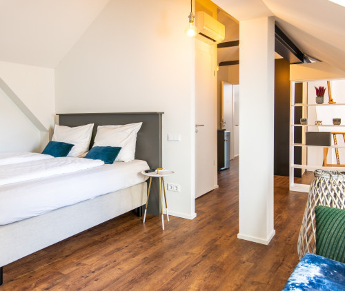 Stylish Design Studio with Air Conditioning at Aliceplatz – Central & Comfortable - Gallery - 6