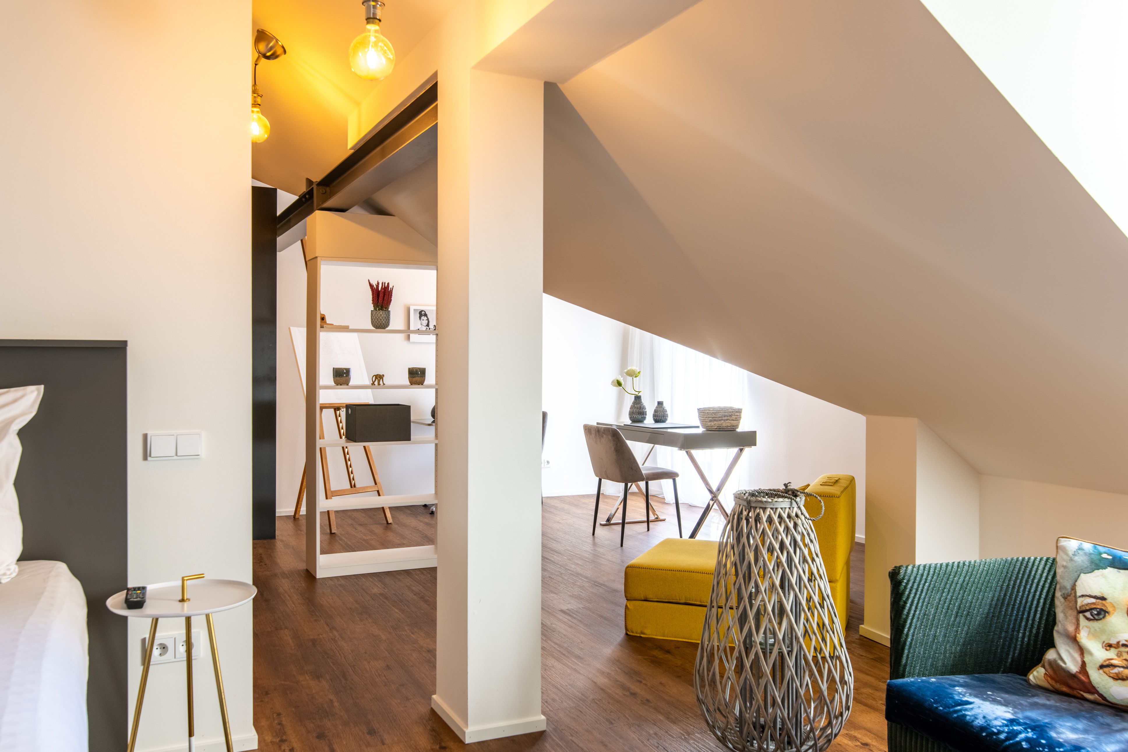  Stylish Design Studio With Air Conditioning At Aliceplatz – Central & Comfortable  -  Stylish Design Studio with Air Conditioning at Aliceplatz – Central & Comfortable  - Gallery -  8