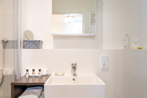 Stylish Ground Floor Studio with Terrace at Aliceplatz