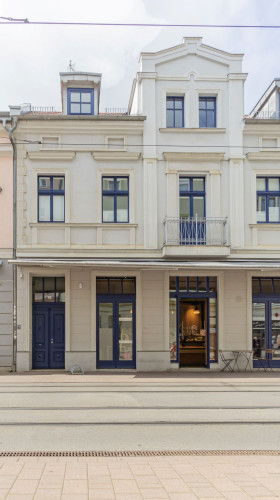 Close to Uni - Modern and cozy apartment with top-facilities and parking space in the city center