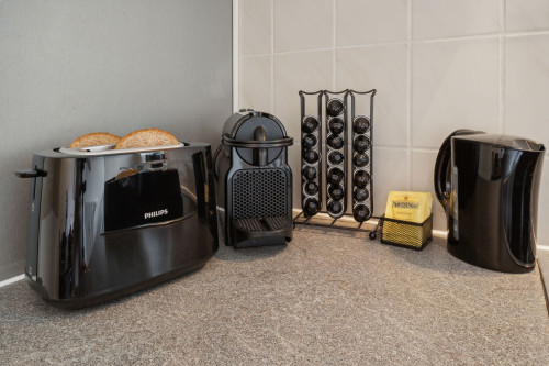 Central & Stylish 1-Bedroom Apartment Next to Lörrach Main Station, close to Basel - Gallery - 3
