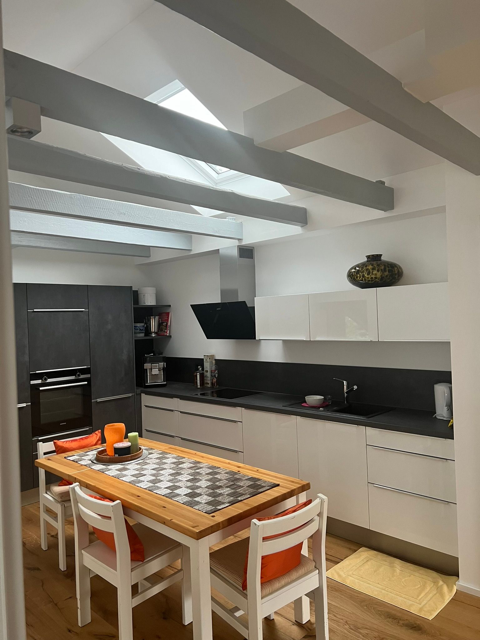 Cute, Gorgeous Flat Near To Every Large Company - 1