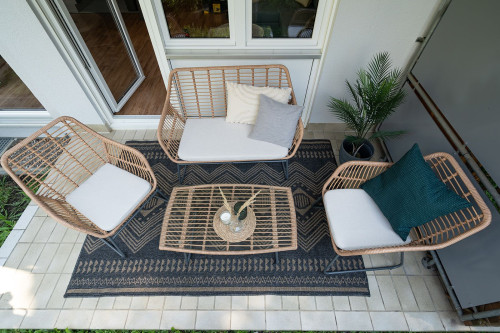 Benville Pirna | business - terrace - car park