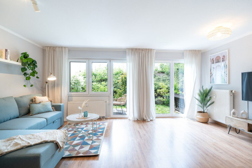 Benville Pirna | business - terrace - car park