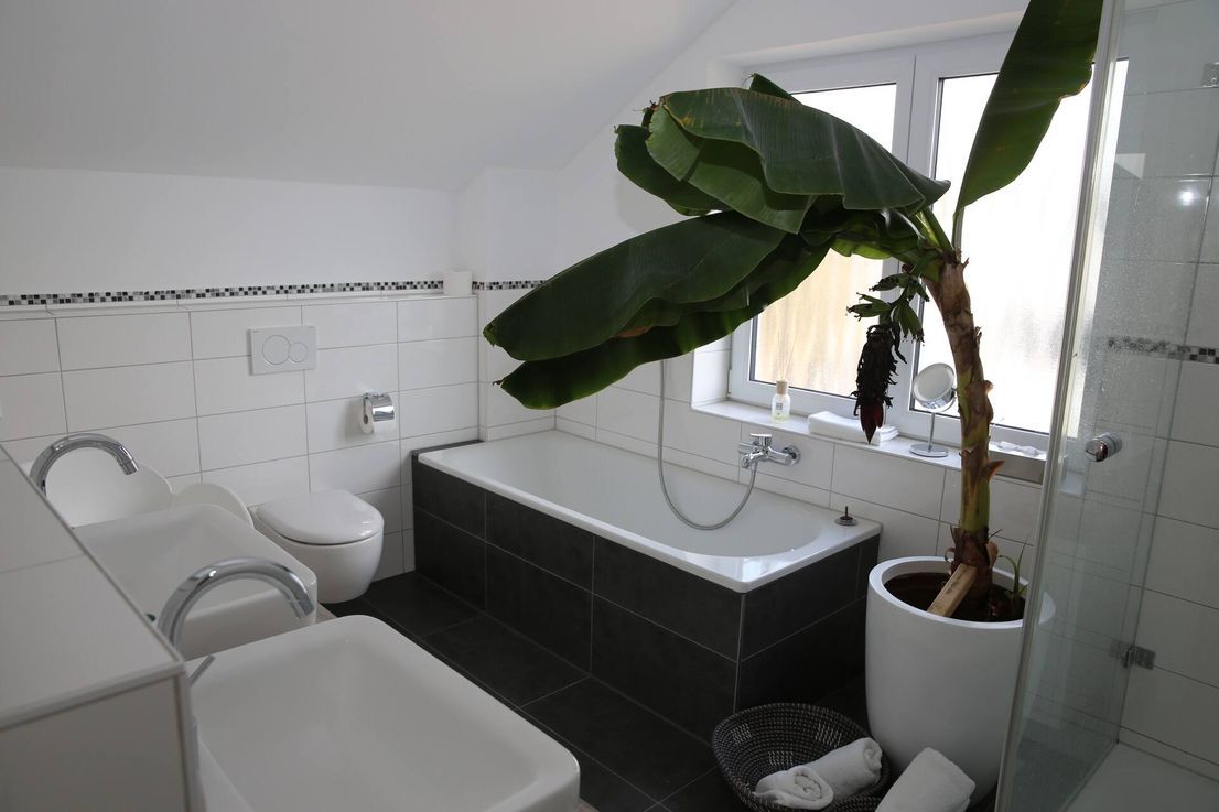 Bright Modern Furnished Apartment With Designer Kitchen And Loggia In Quiet Location In Ludwigsburg - 3