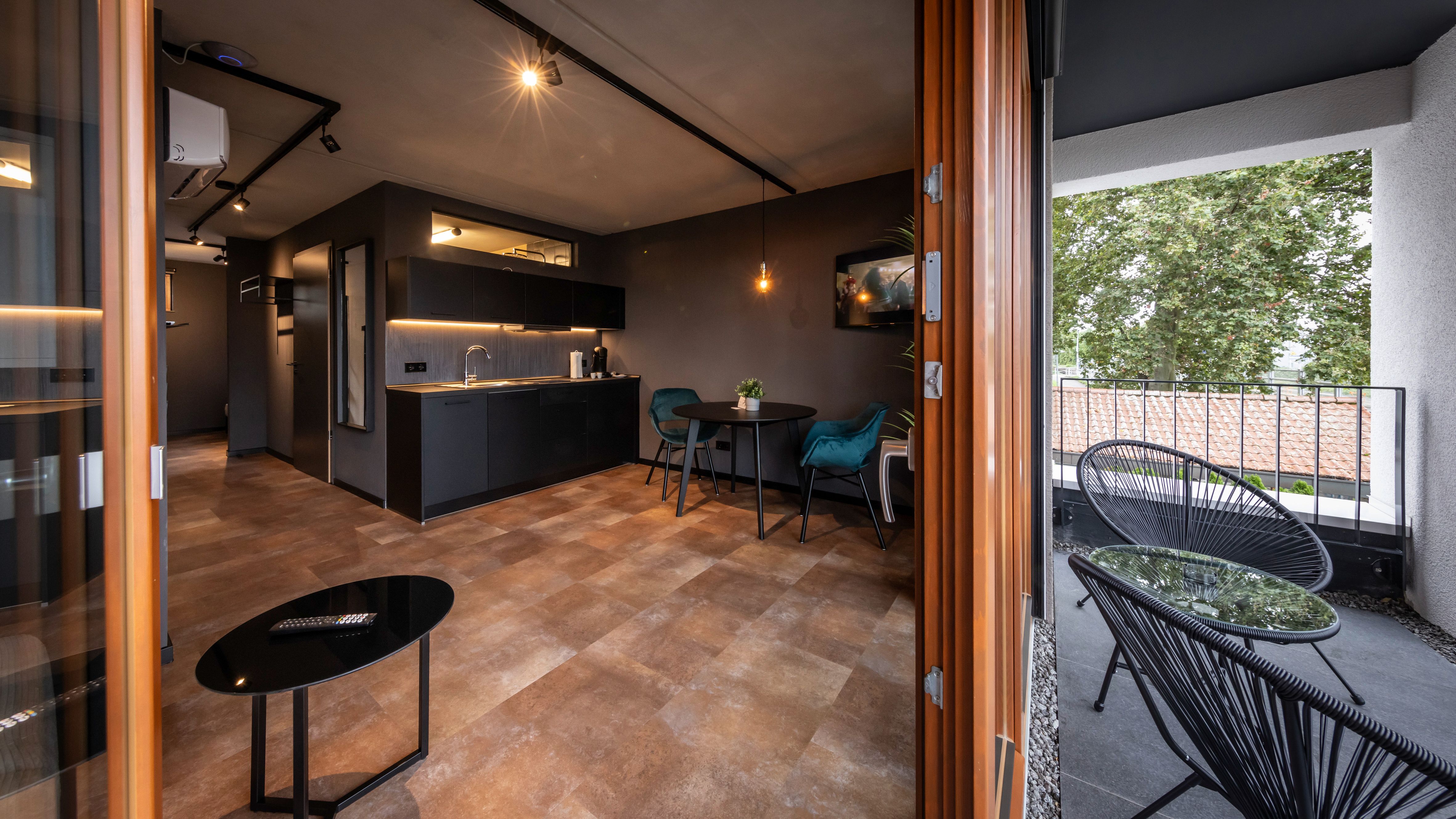  NEW Industrial-Style Apartment In Neckarsulm City Center  -  NEW Industrial-Style Apartment in Neckarsulm City Center  - Gallery -  4