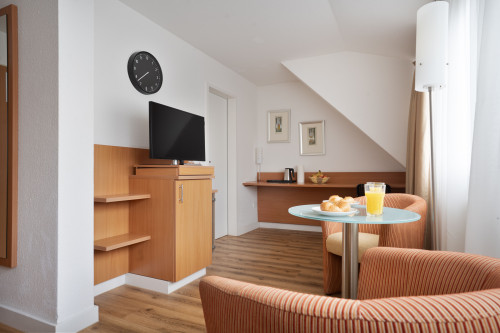 Two Bed Room with own bathroom - Gallery - 14
