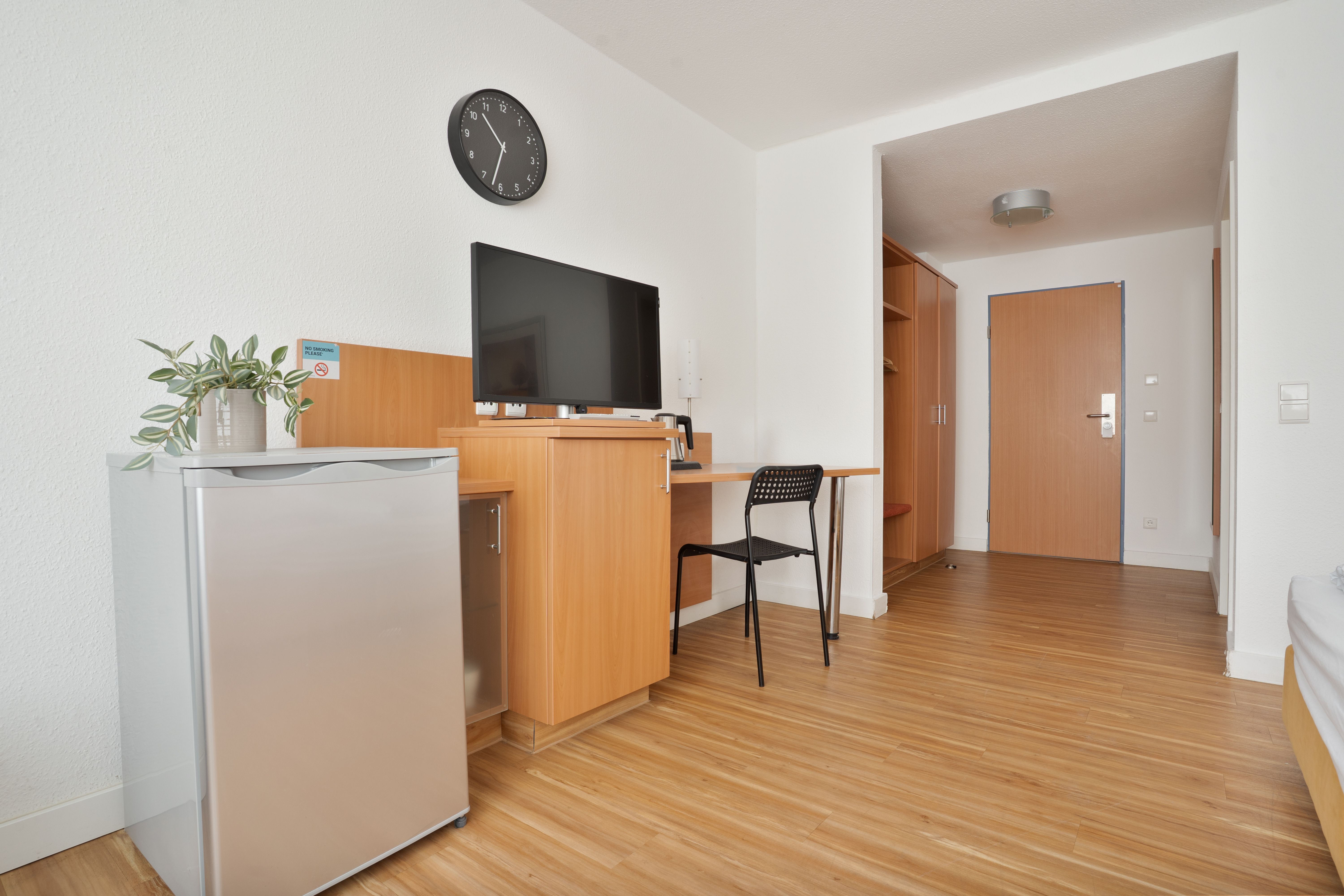 Double Bed Room With Own Bathroom - 17